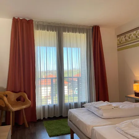 Kisfaludy Kaste 3* Dobronhegy